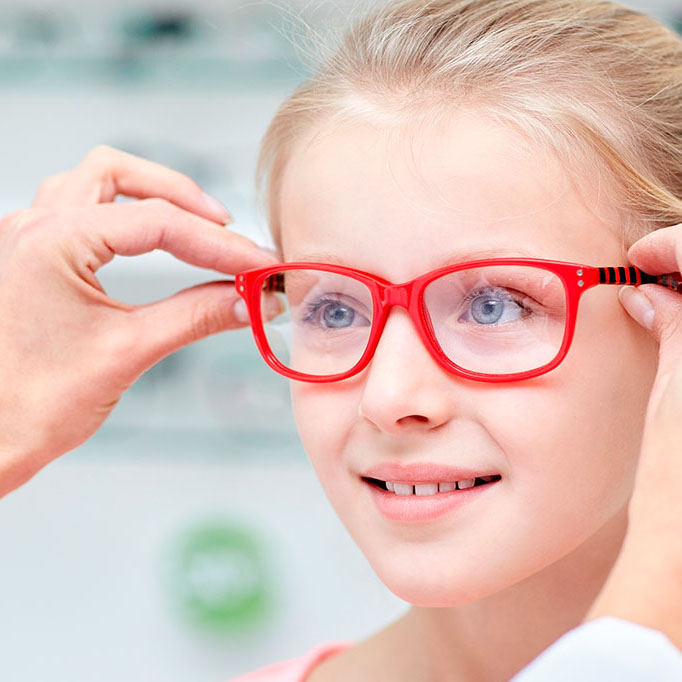 Como cuidar da saúde  ocular  das crianças  em fase escolar