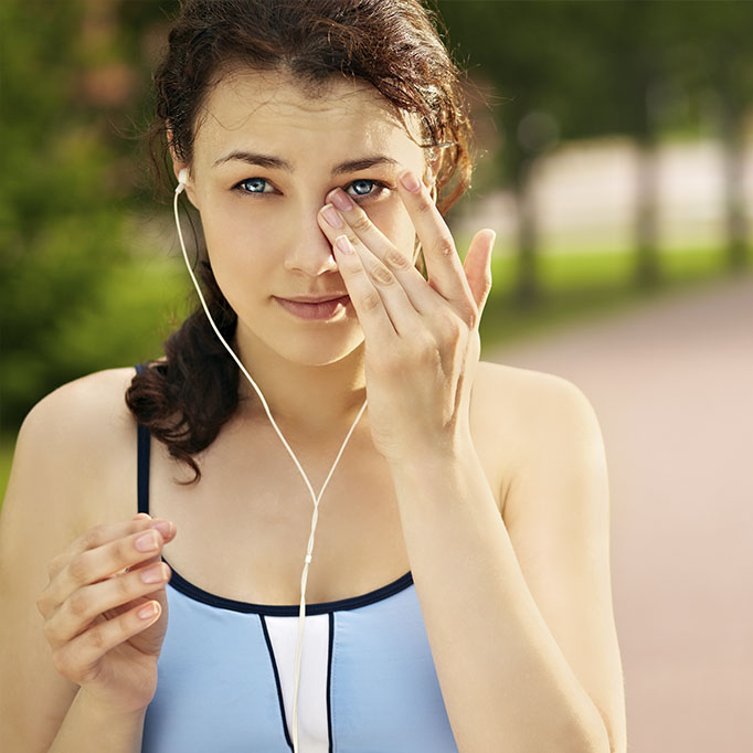 Coçar os olhos causa Ceratocone?