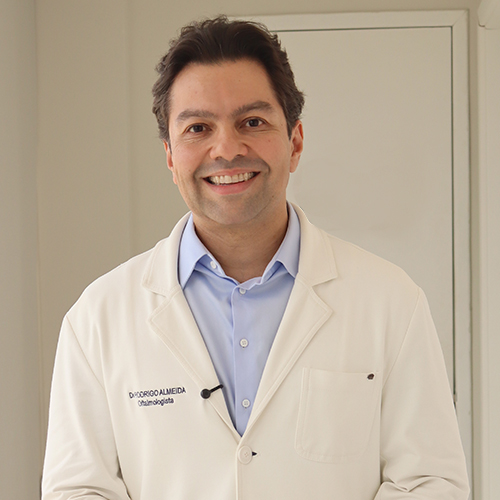 Dr. Rodrigo Almeida<br>